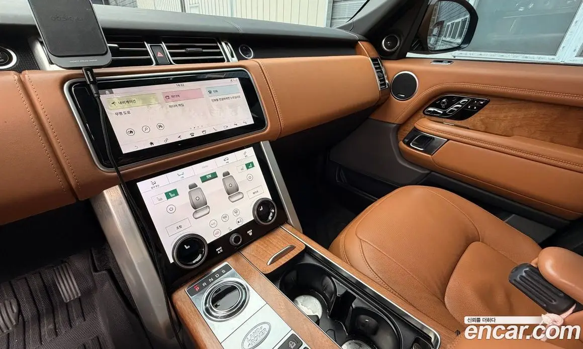 Land Rover Range Rover 2019 4.4 автомат (гидро), фото 9