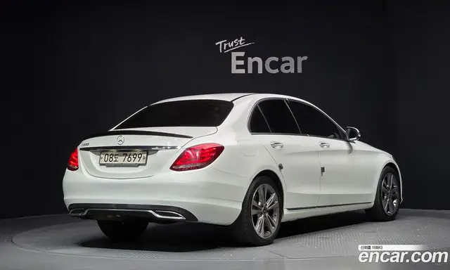 Mercedes-Benz C-Class 2017 2.0 автомат (гидро), миниатюра 2