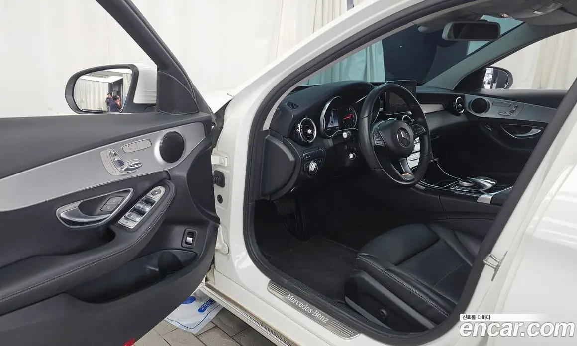 Mercedes-Benz C-Class 2017 2.0 автомат (гидро), фото 13