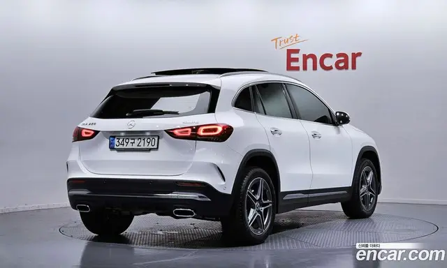 Mercedes-Benz GLA-Class 2023 2.0 автомат (гидро), миниатюра 2