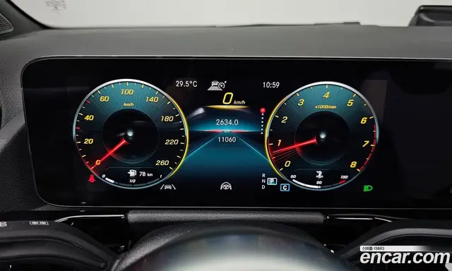 Mercedes-Benz GLA-Class 2023 2.0 автомат (гидро), миниатюра 11