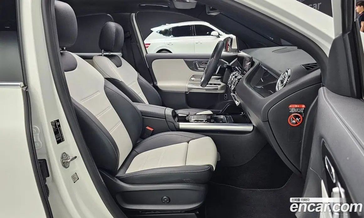 Mercedes-Benz GLA-Class 2023 2.0 автомат (гидро), фото 18