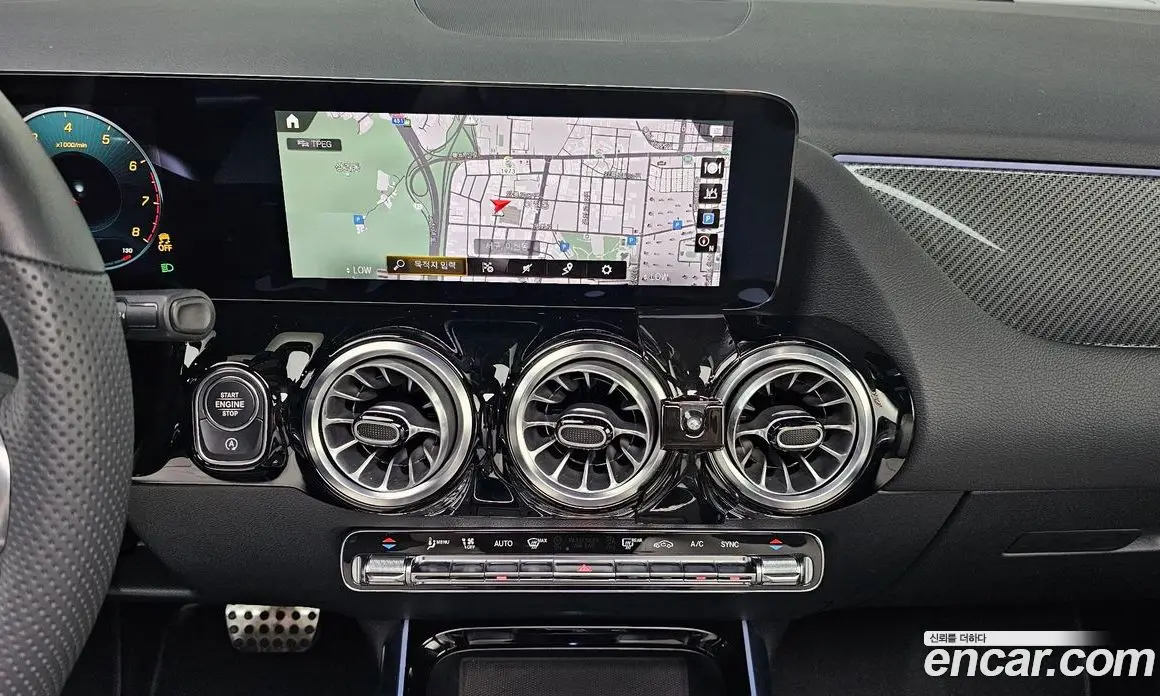 Mercedes-Benz GLA-Class 2023 2.0 автомат (гидро), фото 19