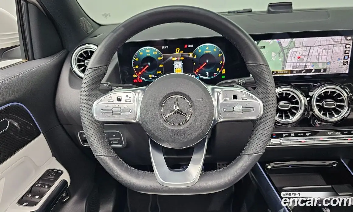 Mercedes-Benz GLA-Class 2023 2.0 автомат (гидро), фото 21