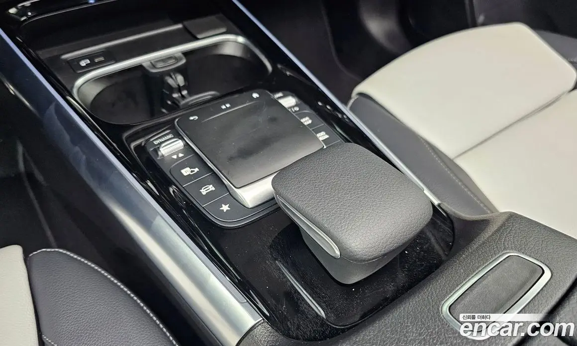 Mercedes-Benz GLA-Class 2023 2.0 автомат (гидро), фото 29