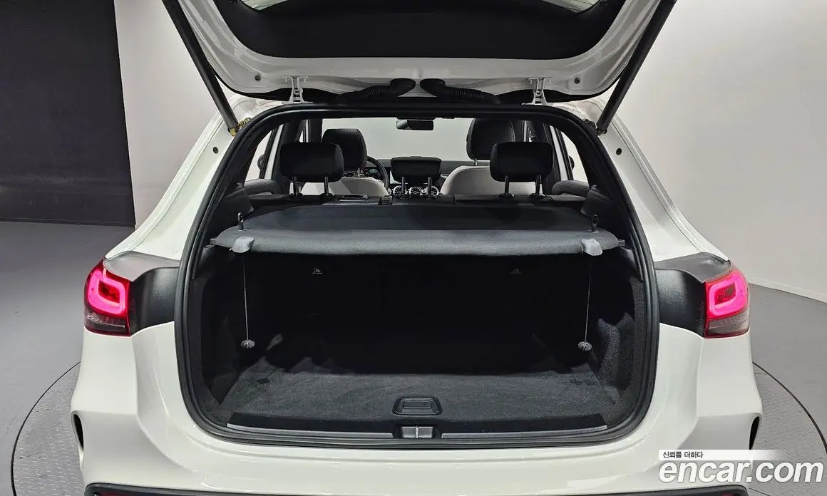 Mercedes-Benz GLA-Class 2023 2.0 автомат (гидро), фото 32