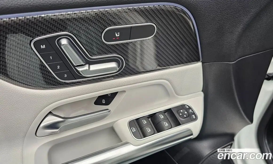Mercedes-Benz GLA-Class 2023 2.0 автомат (гидро), фото 33