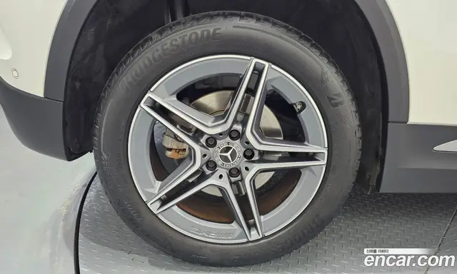 Mercedes-Benz GLA-Class 2023 2.0 автомат (гидро), миниатюра 5