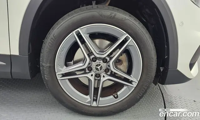 Mercedes-Benz GLA-Class 2023 2.0 автомат (гидро), миниатюра 7