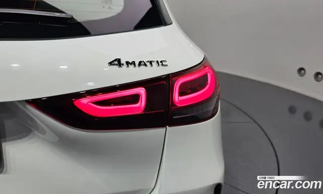 Mercedes-Benz GLA-Class 2023 2.0 автомат (гидро), миниатюра 9