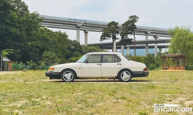 Saab 900 1993 2.0 автомат (гидро), миниатюра 5 Saab 900 1993 2.0 автомат (гидро), миниатюра 5