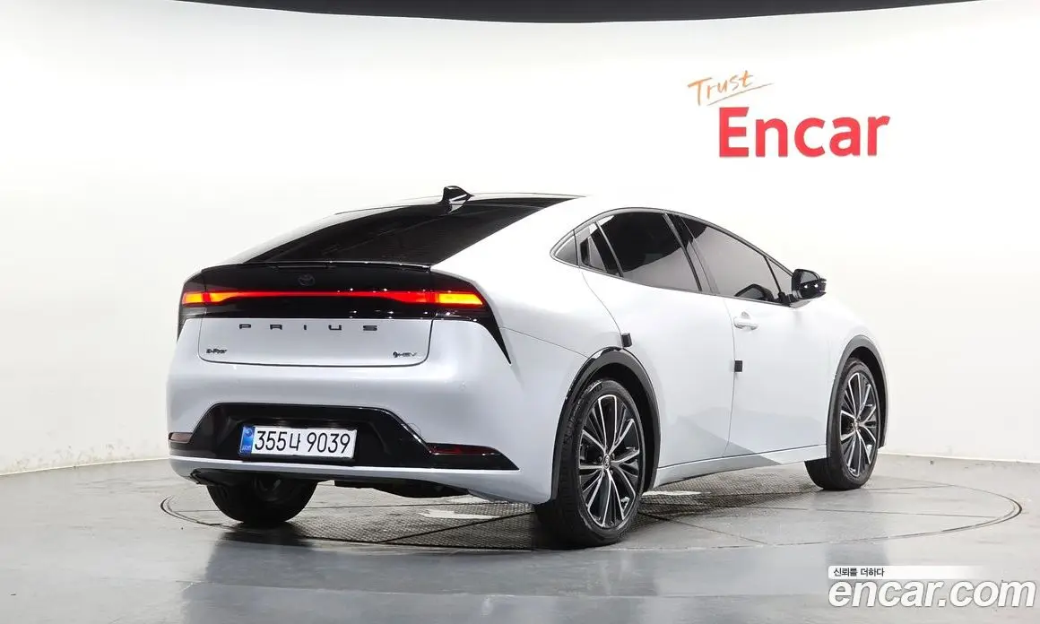 Toyota Prius 2025 2.0 автомат (гидро), фото 1 Toyota Prius 2025 2.0 автомат (гидро), фото 1