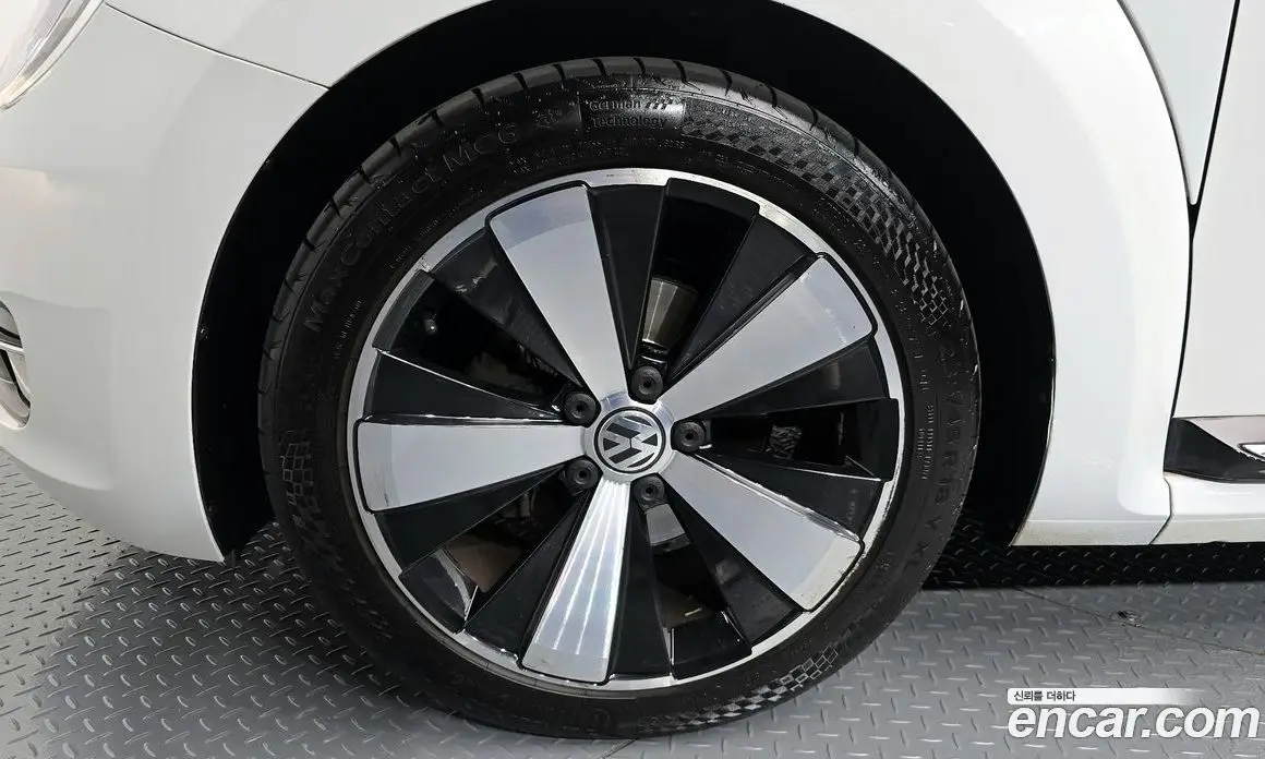 Volkswagen Beatle 2014 2.0 автомат (гидро), фото 5
