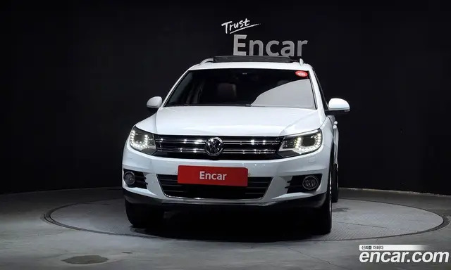 Volkswagen Tiguan 2015 2.0 автомат (гидро), миниатюра 3