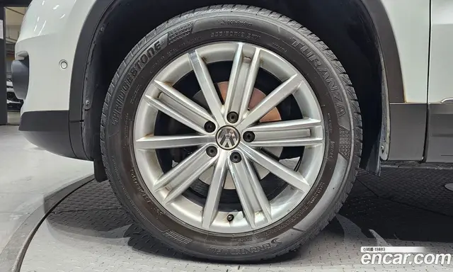 Volkswagen Tiguan 2015 2.0 автомат (гидро), миниатюра 5