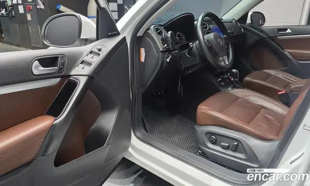 Volkswagen Tiguan 2015 2.0 автомат (гидро), миниатюра 10