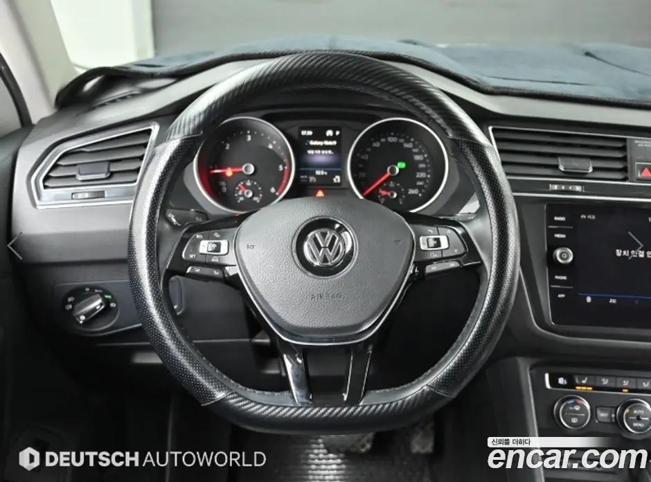 Volkswagen Tiguan 2018 2.0 автомат (гидро), фото 13
