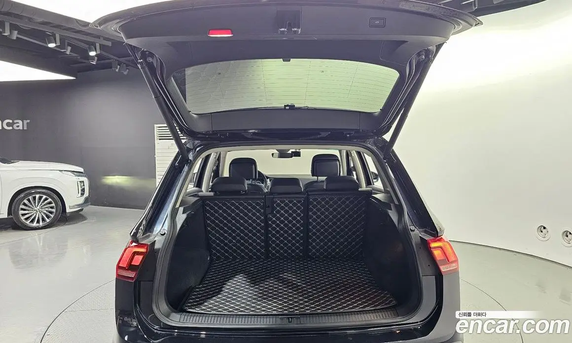 Volkswagen Tiguan 2021 2.0 автомат (гидро), фото 20