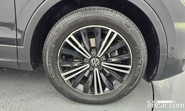 Volkswagen Tiguan 2021 2.0 автомат (гидро), миниатюра 5