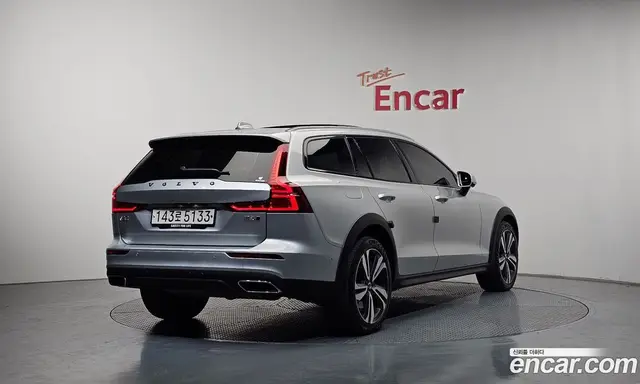 Volvo V60 2020 2.0 автомат (гидро), миниатюра 2