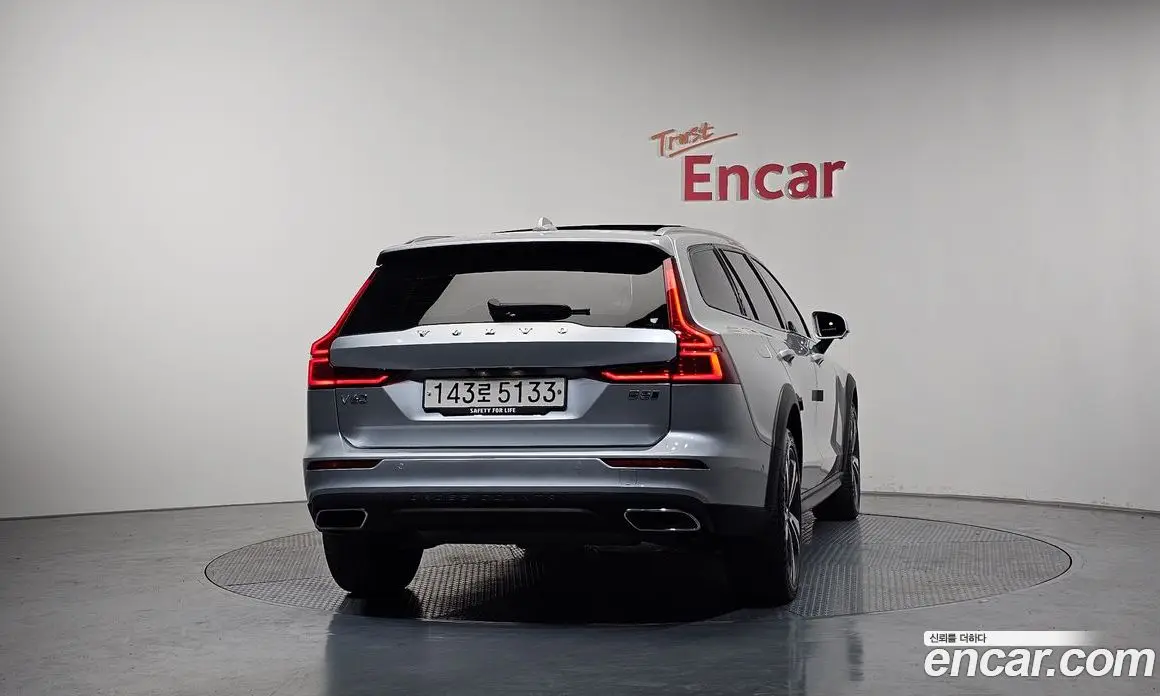 Volvo V60 2020 2.0 автомат (гидро), фото 4