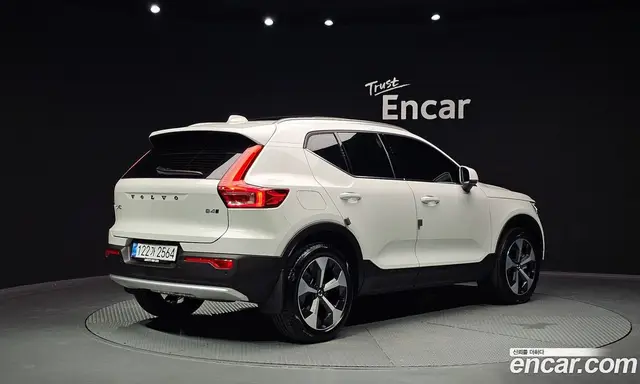 Volvo XC40 2025 2.0 автомат (гидро), миниатюра 2