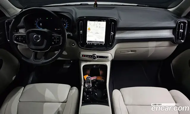 Volvo XC40 2025 2.0 автомат (гидро), миниатюра 10