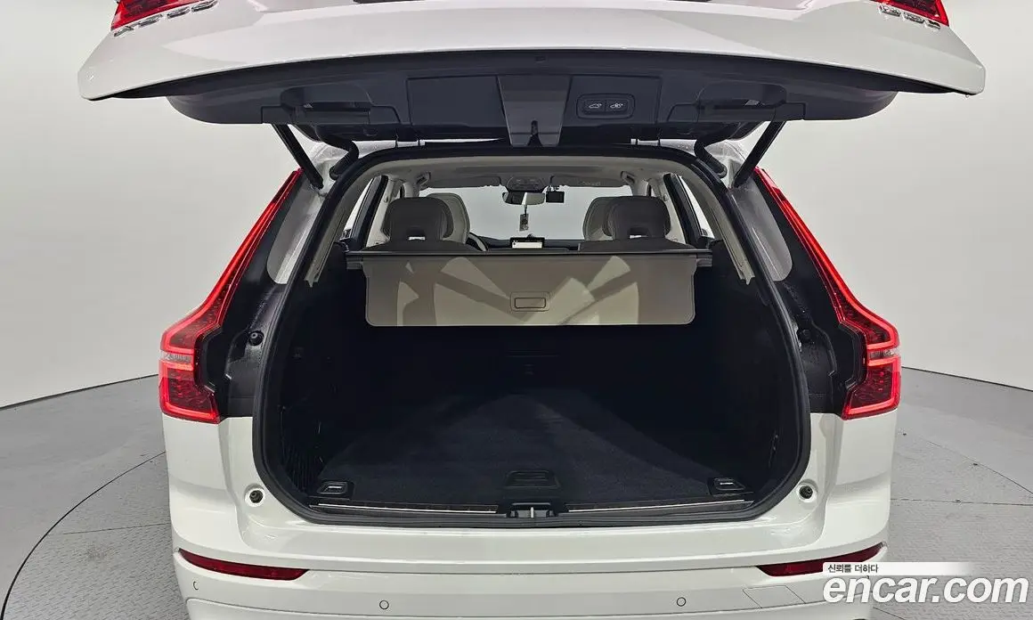 Volvo XC60 2025 2.0 автомат (гидро), фото 26