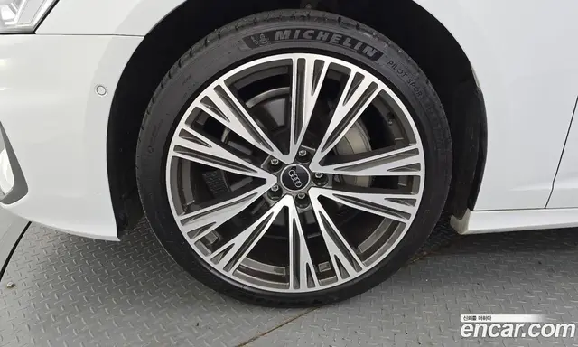 Audi A6 2019 2.0 автомат (гидро), миниатюра 5