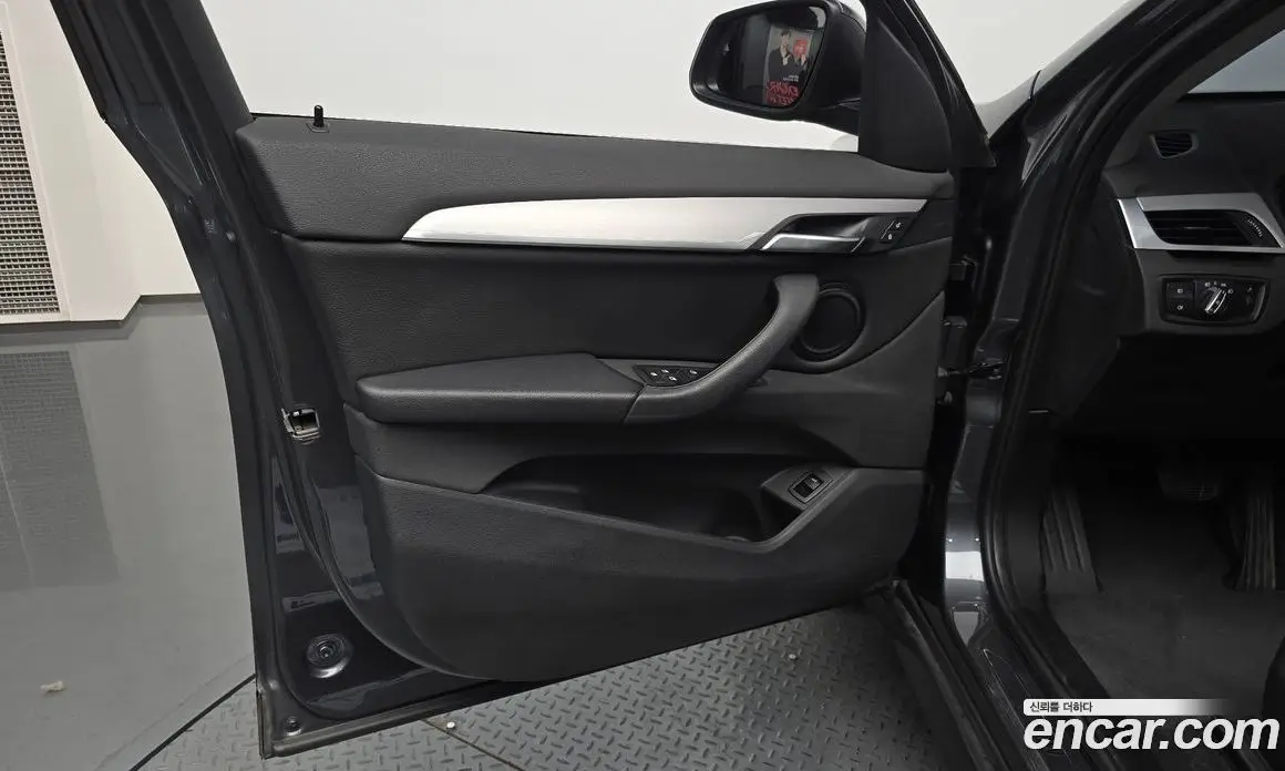 BMW X1 2020 2.0 автомат (гидро), фото 13