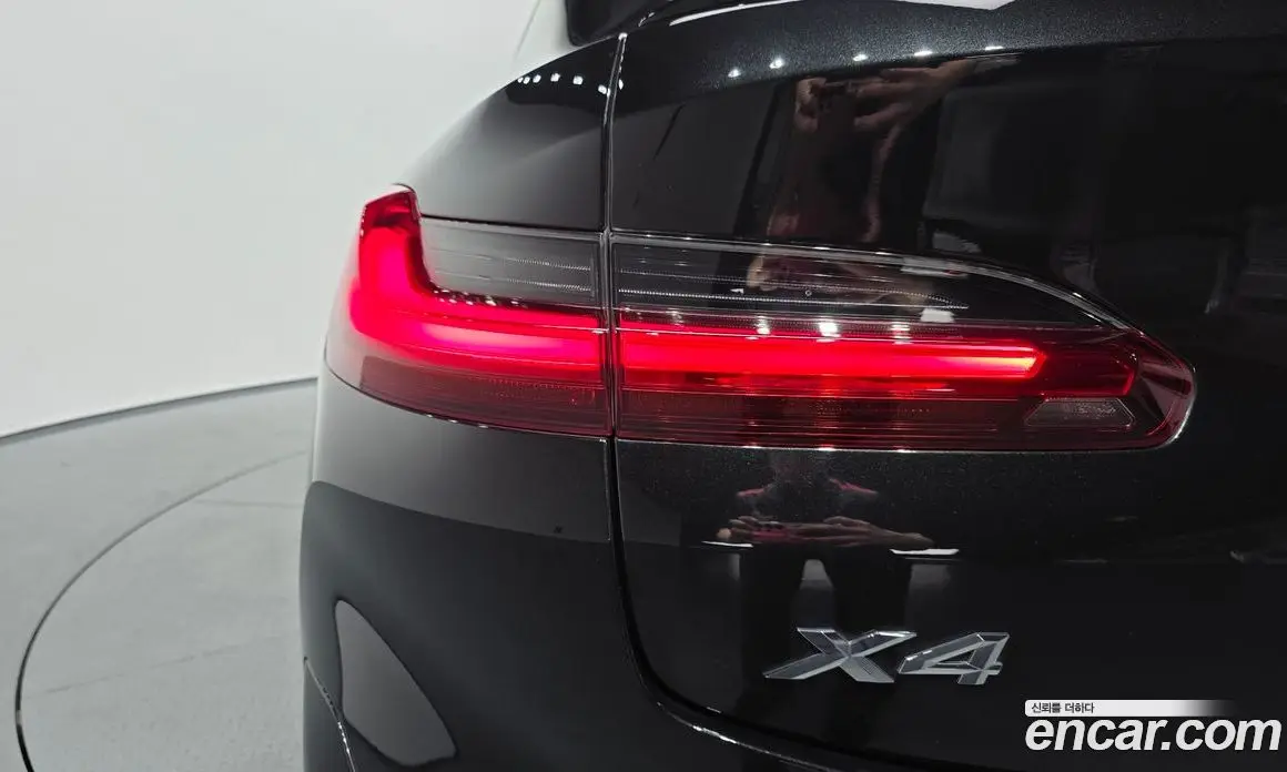 BMW X4 2023 2.0 автомат (гидро), фото 9