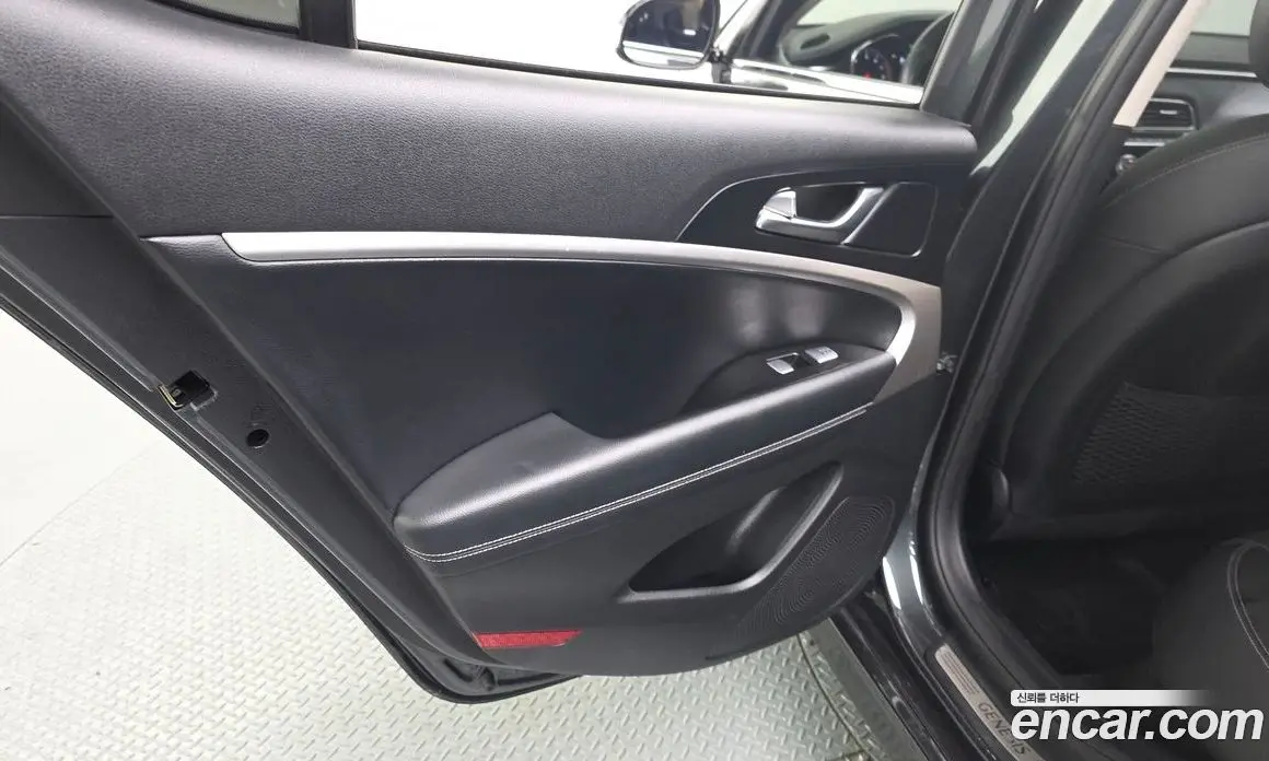 Genesis G70 2017 2.0 автомат (гидро), фото 15