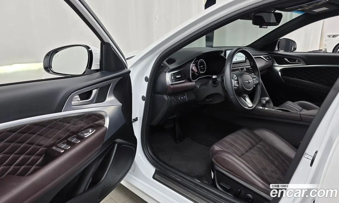 Genesis G70 2023 2.0 автомат (гидро), фото 13