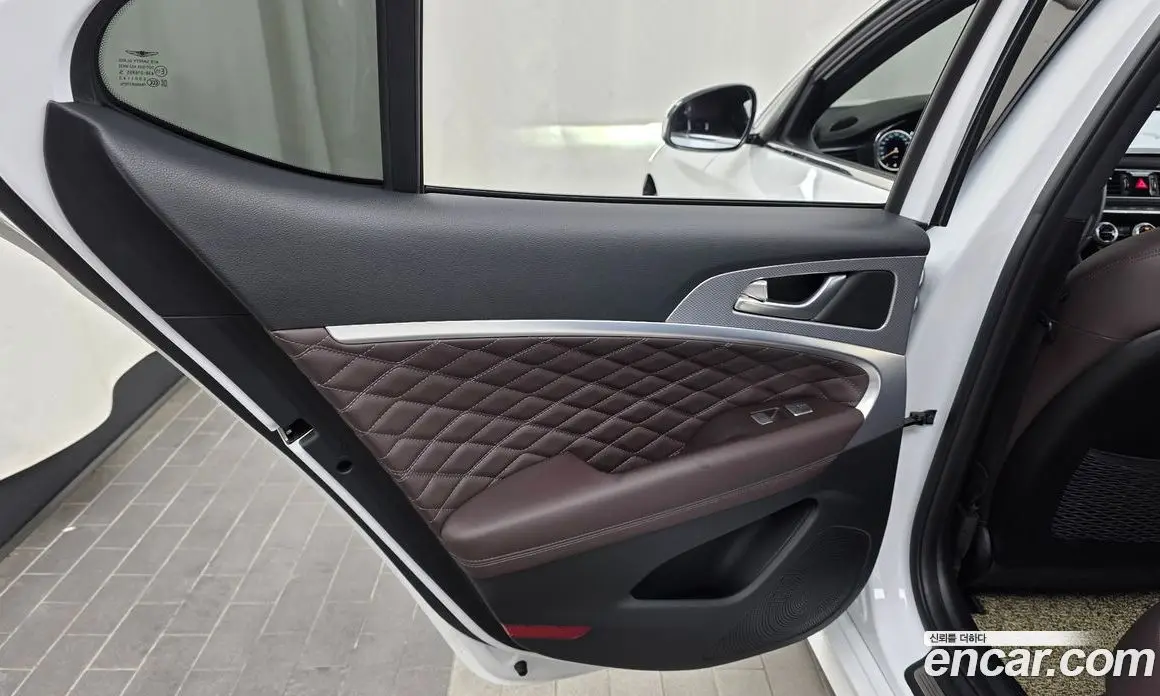 Genesis G70 2023 2.0 автомат (гидро), фото 15