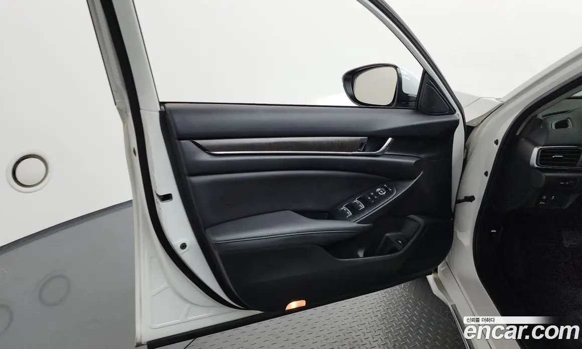 Honda Accord 2019 1.5 автомат (гидро), фото 14