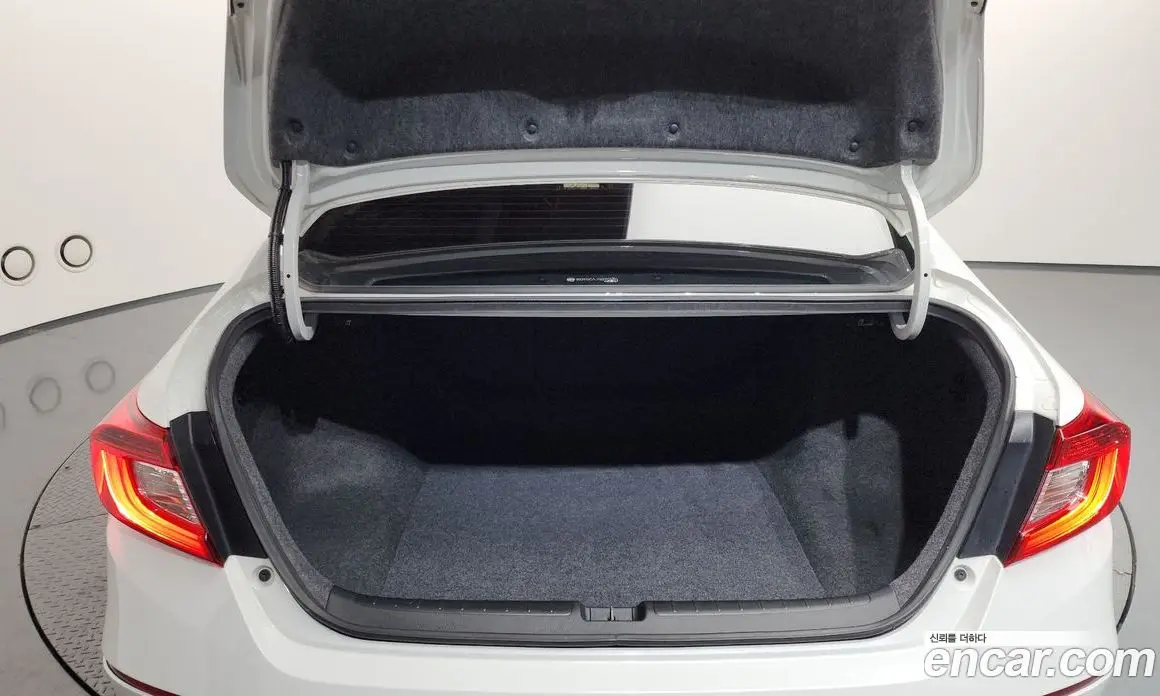 Honda Accord 2019 1.5 автомат (гидро), фото 25