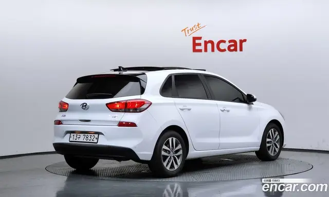 Hyundai i30 2018 1.4 автомат (гидро), миниатюра 2