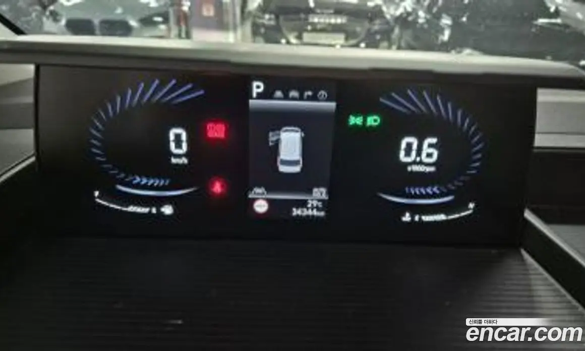 Hyundai Staria 2024 3.5 автомат (гидро), фото 3
