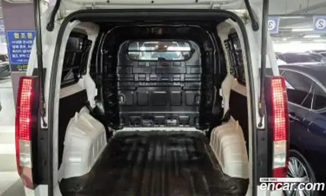 Hyundai Staria 2024 3.5 автомат (гидро), миниатюра 10