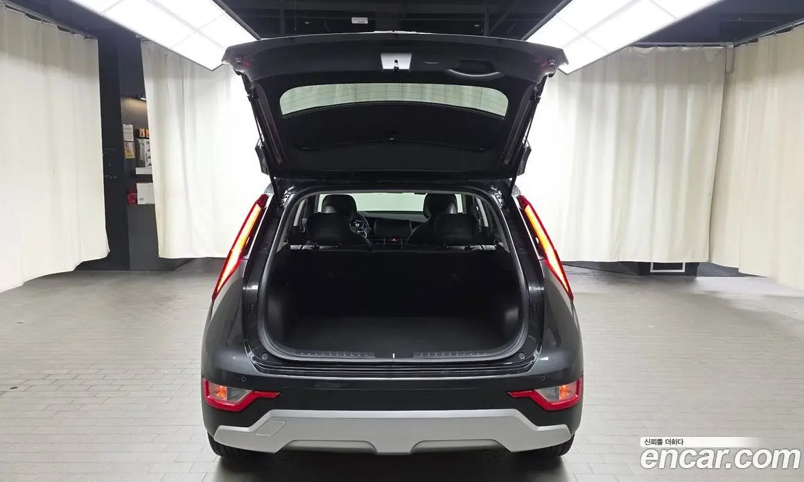 Kia Niro 2024 1.6 автомат (гидро), фото 26