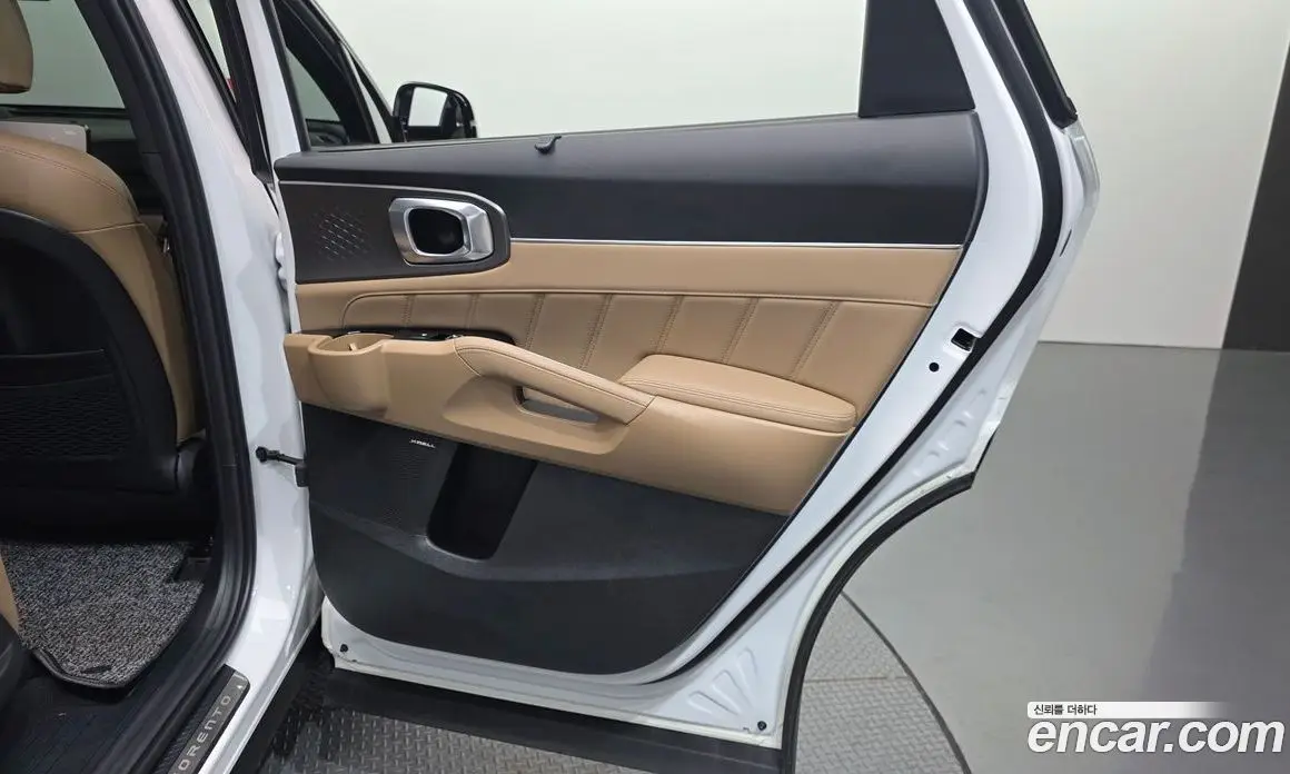 Kia Sorento 2024 1.6 автомат (гидро), фото 15