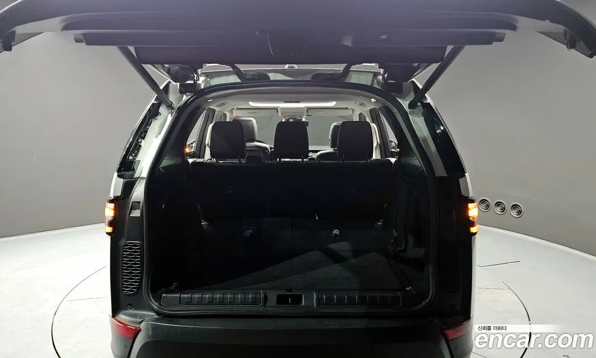 Land Rover Discovery 2018 2.0 автомат (гидро), фото 20