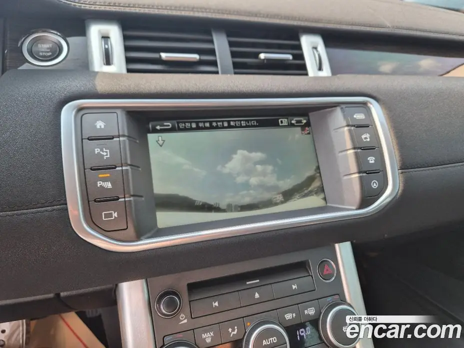Land Rover Range Rover Evoque 2015 2.0 автомат (гидро), фото 14