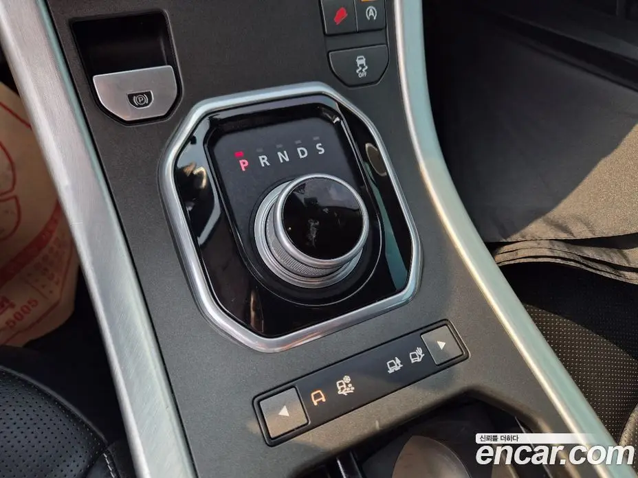 Land Rover Range Rover Evoque 2015 2.0 автомат (гидро), фото 16