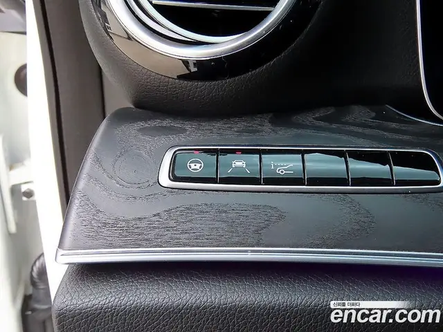 Mercedes-Benz E-Class 2017 2.0 автомат (гидро), миниатюра 12