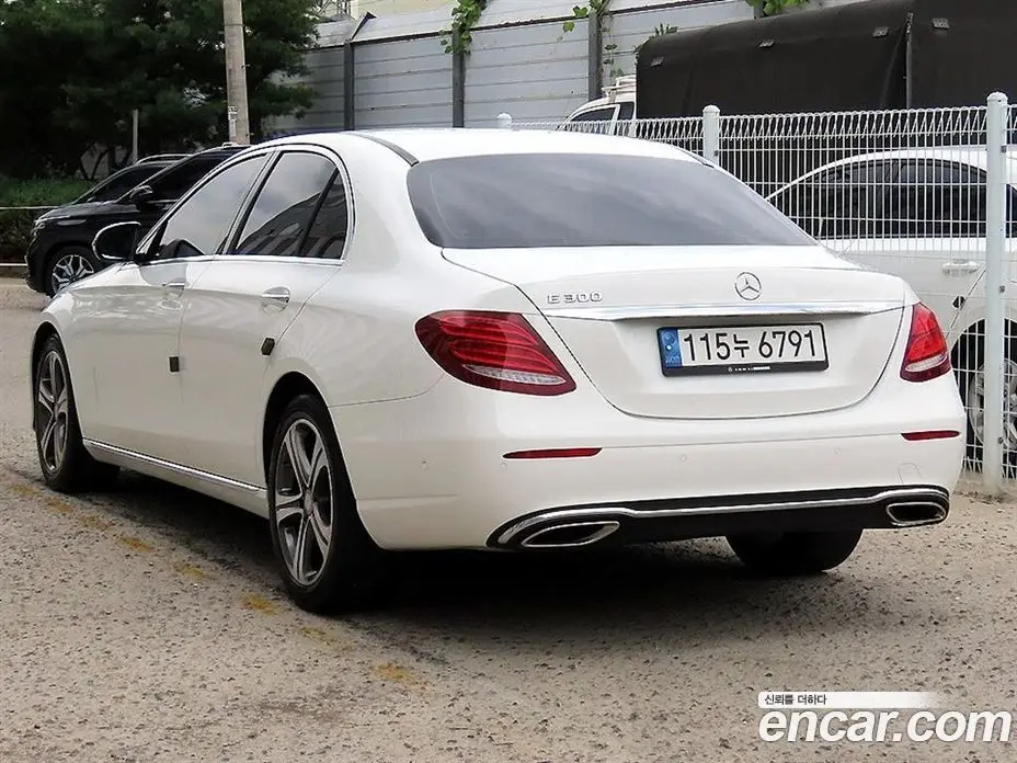 Mercedes-Benz E-Class 2017 2.0 автомат (гидро), фото 3