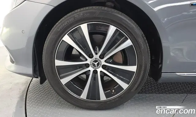 Mercedes-Benz E-Class 2019 2.0 автомат (гидро), миниатюра 5