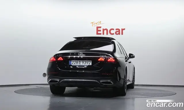 Mercedes-Benz E-Class 2024 2.0 автомат (гидро), миниатюра 4