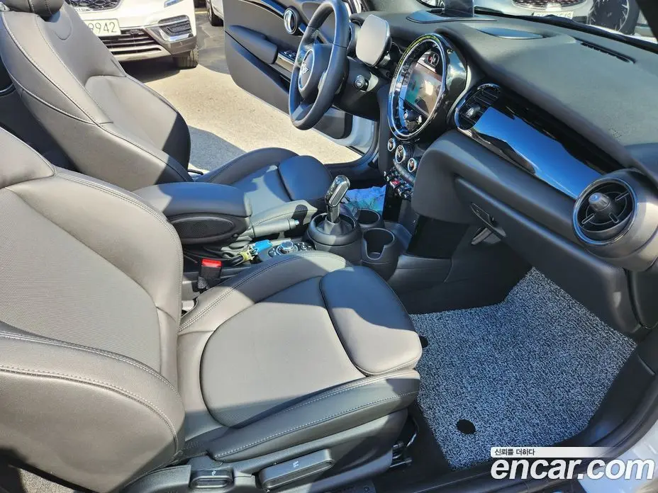 Mini Cooper Convertible 2024 1.5 автомат (гидро), фото 15