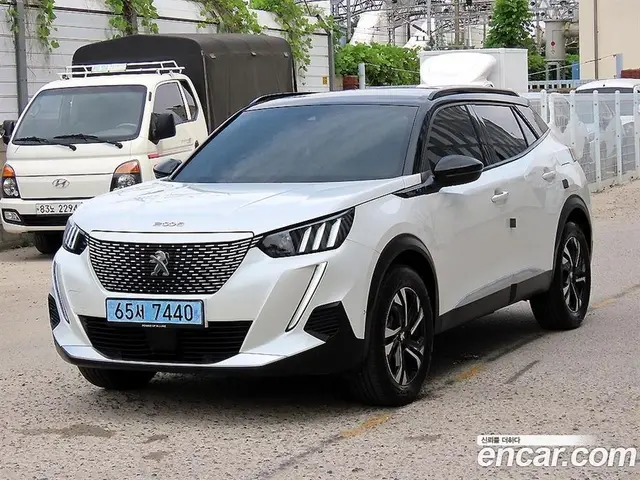 Peugeot 2008 2023 1.6 автомат (гидро), миниатюра 2